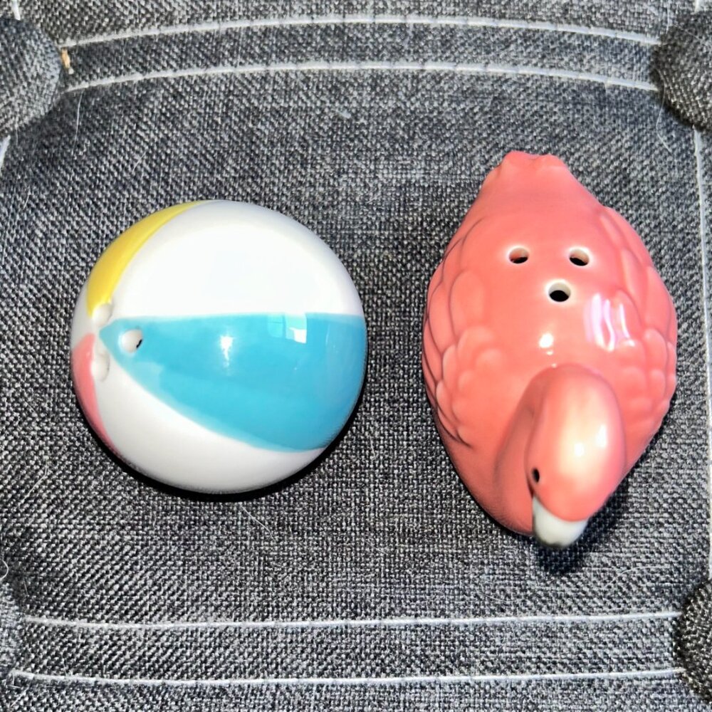 Pink Flamingo and Beach Ball Salt and Pepper Shaker - Picture 3 of 7